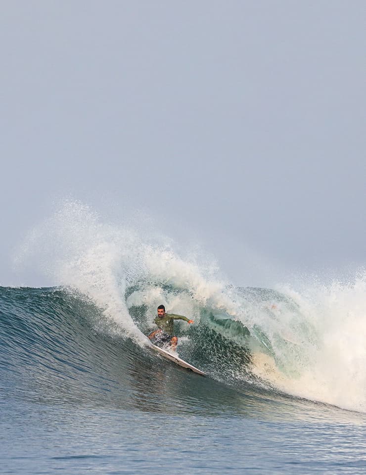Surfing Las Flores